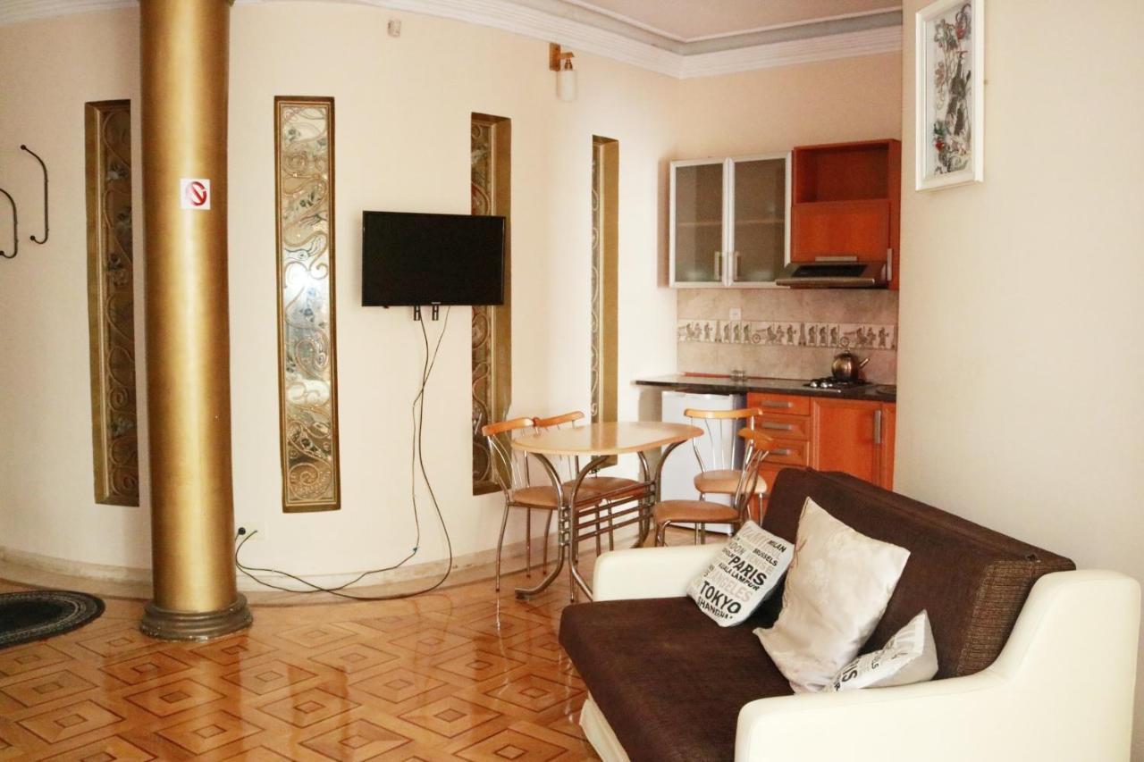 Luxors Garden Otel Batum Dış mekan fotoğraf